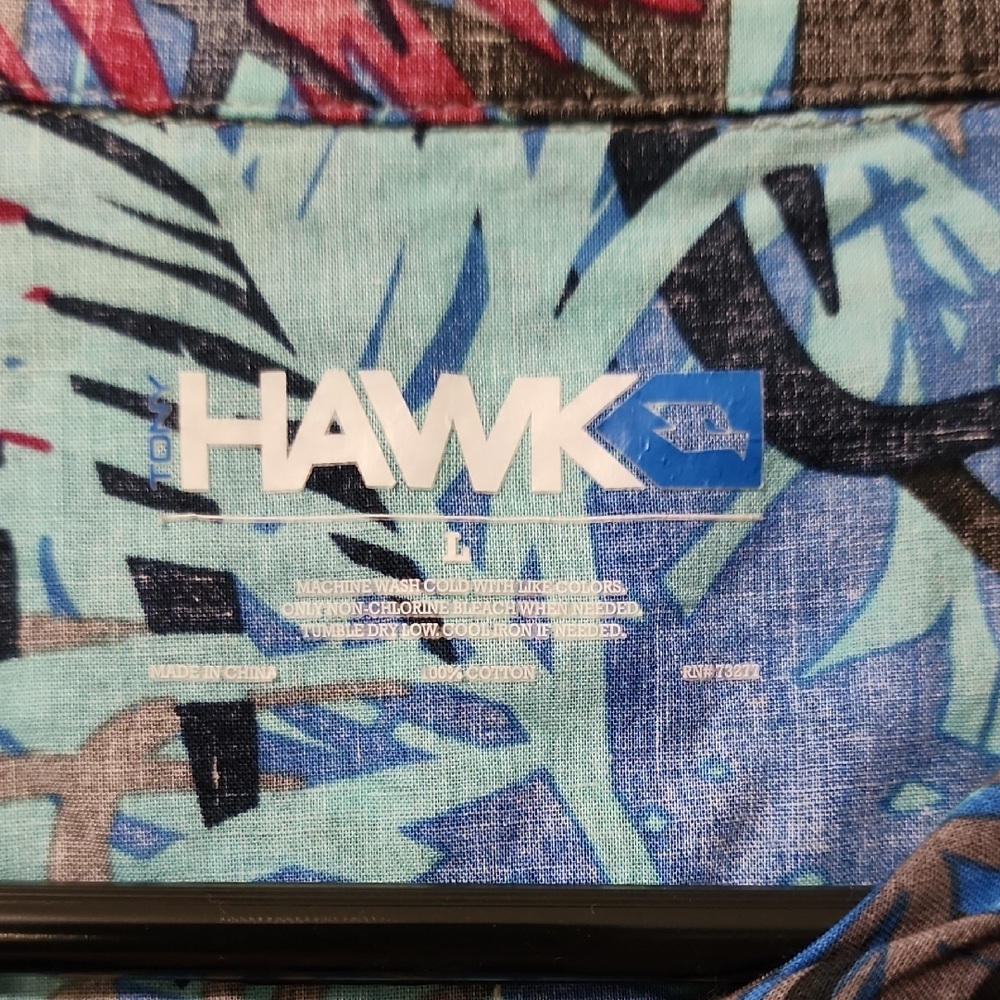 Tony Hawk Men's Vibrant Leaf Print Shirt - Picture 2 of 3